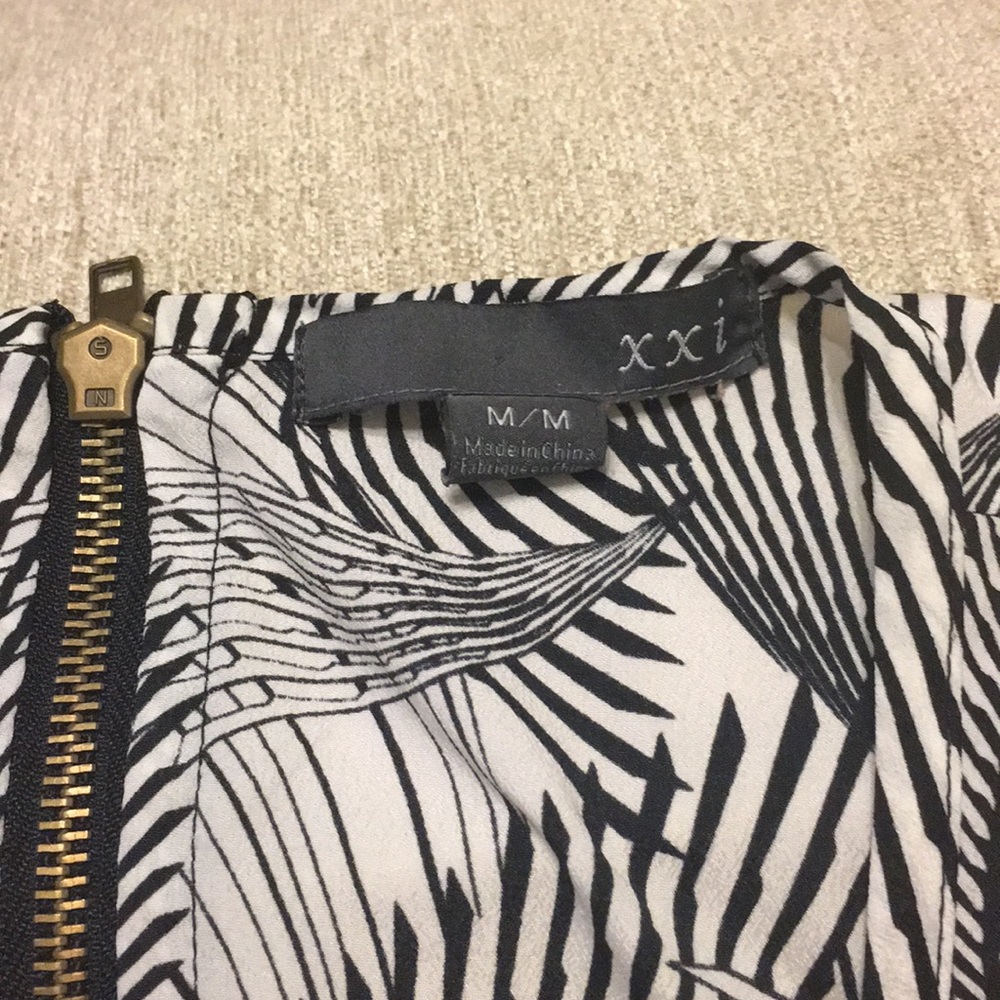 Dress - Picture 5 of 5